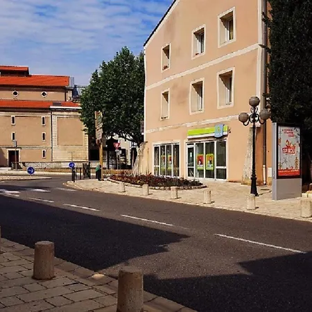Urbain Du Théâtre Antique Maison De Et Terrasse Orange (Vaucluse)