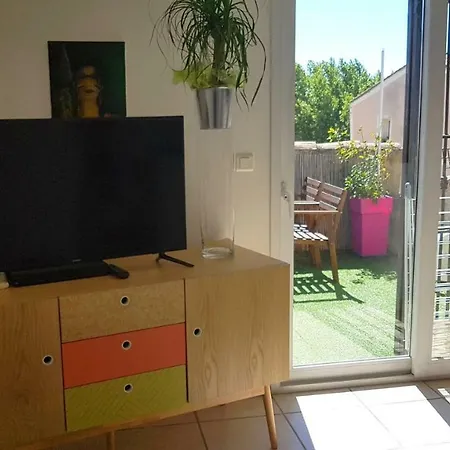 Urbain Les Jardins De La Meyne Holiday home *